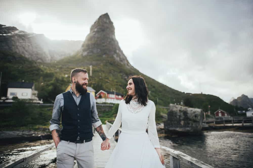 couple getting married with some Norwegian wedding traditions