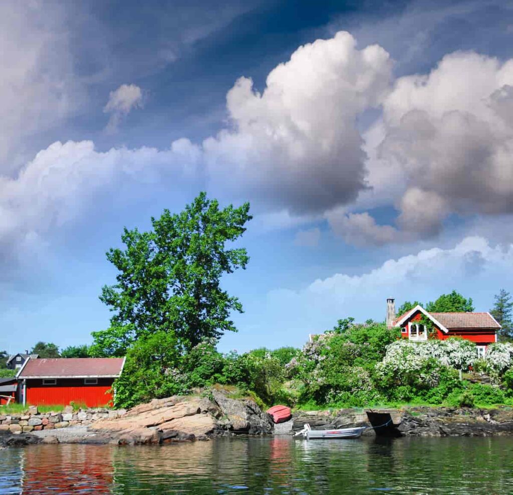 a beautiful view of houses in Oslofjord Norway